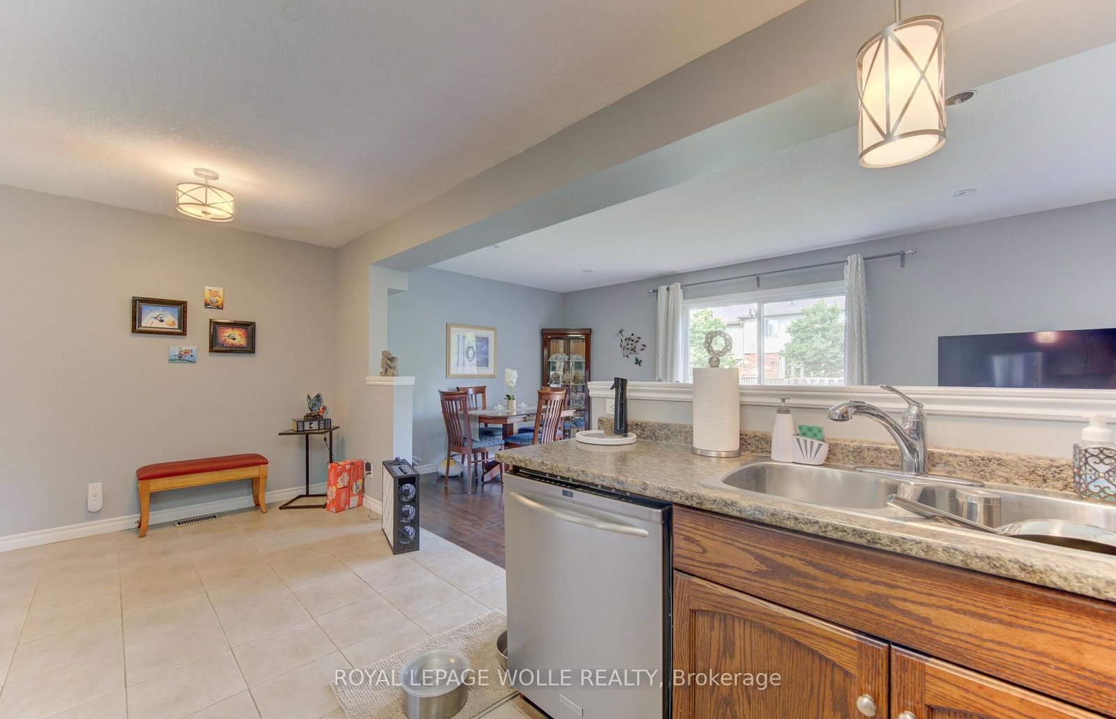 6 Edwards Street • Guelph, ON photo 5
