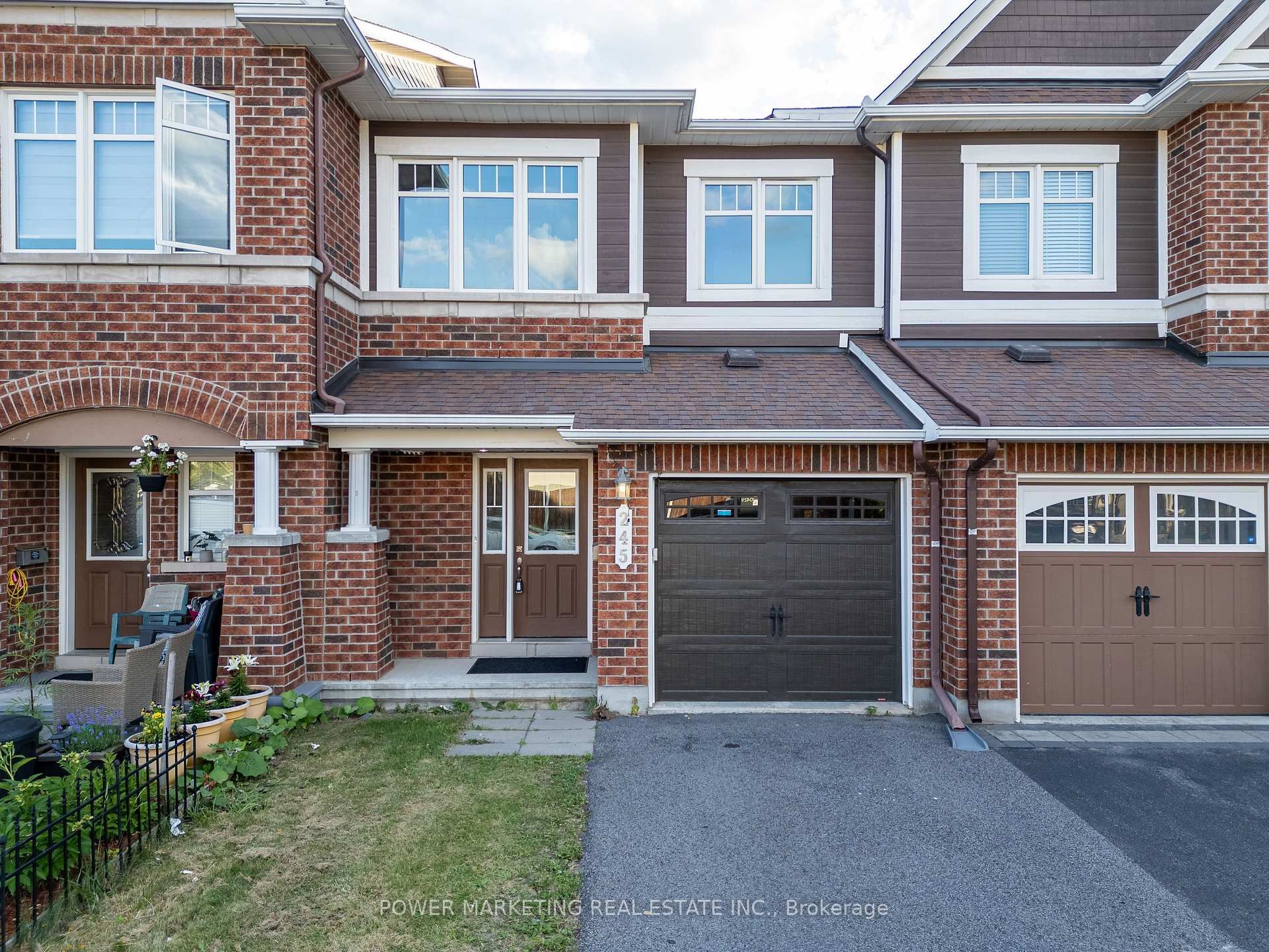 245 SILVERMOON Crescent, Ottawa, ON