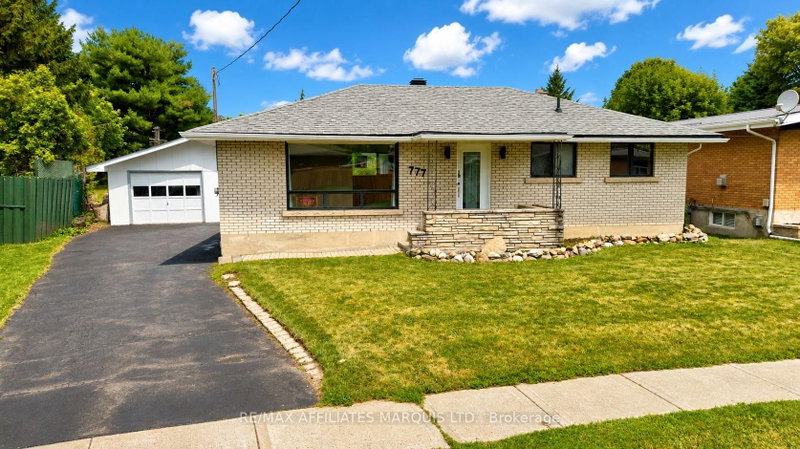 777 Sandfield Crescent, Cornwall