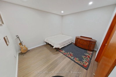777 Sandfield Crescent — more photos