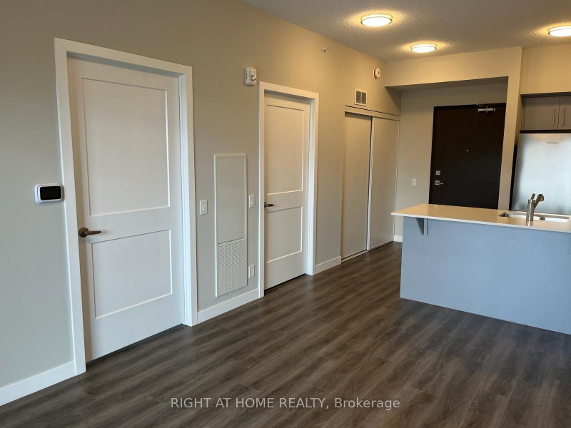 home for lease on 1713-15 Queen Street S