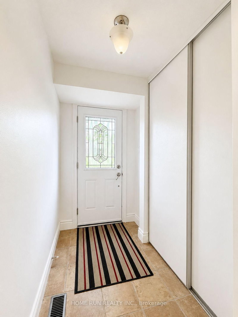 98 Canter Boulevard