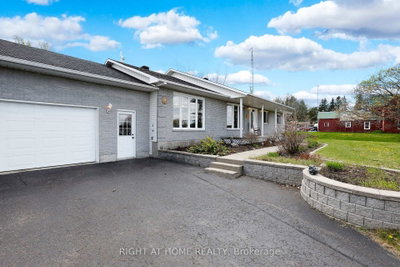 902 Rue Elizabeth Street • Alfred and Plantagenet, ON photo 2