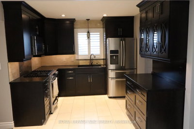 7689 TRACKVIEW Street — photo 4