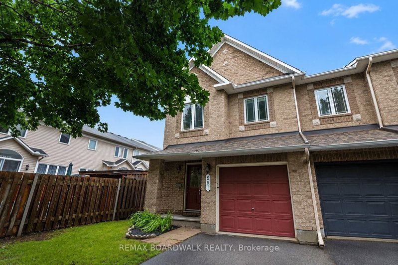 561 AQUAVIEW Drive