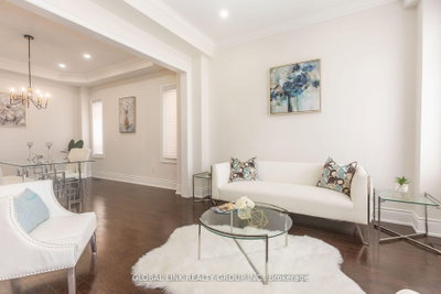 44 Golden Hawk Drive • Hamilton, ON photo 3