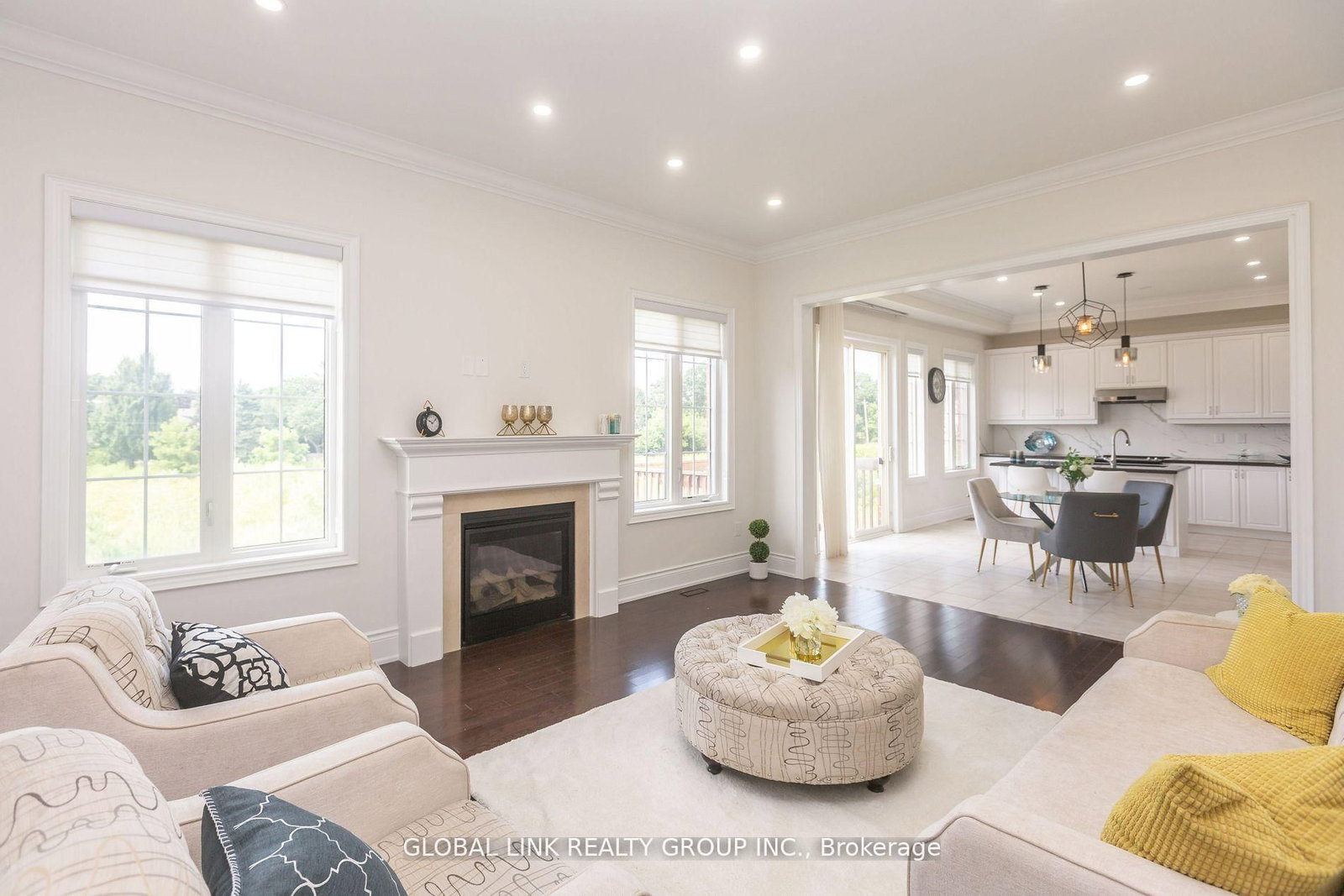44 Golden Hawk Drive • Hamilton, ON photo 8