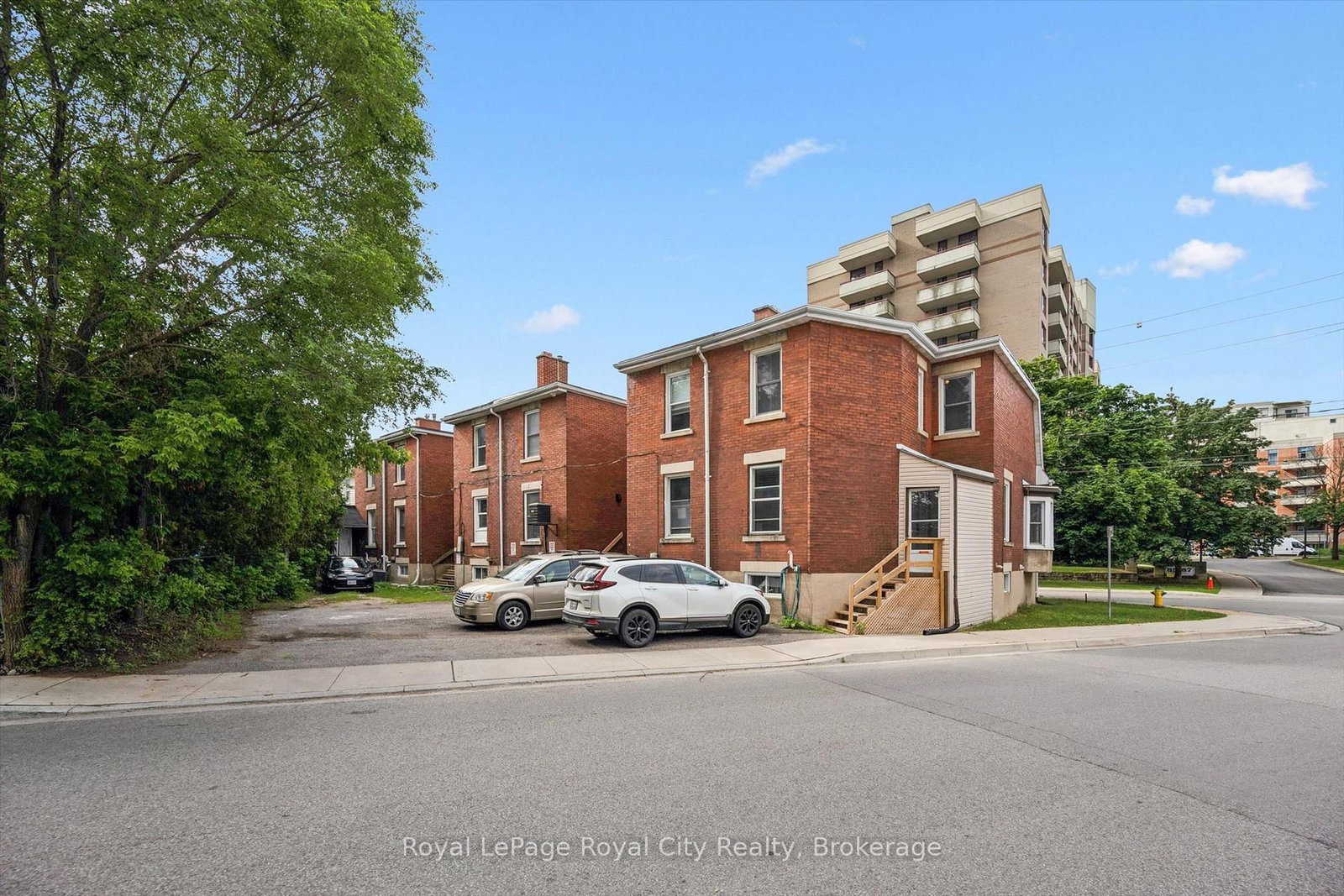 90 Neeve Street • Guelph, ON photo 37