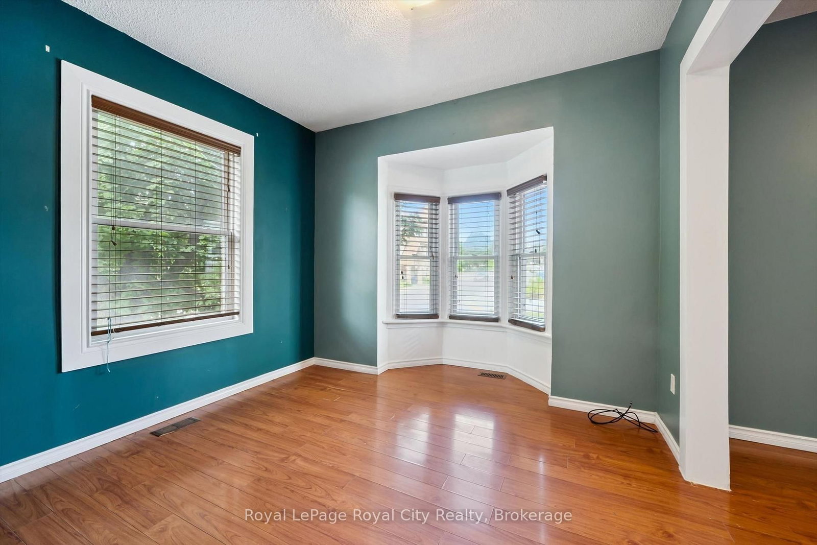 90 Neeve Street • Guelph, ON photo 8