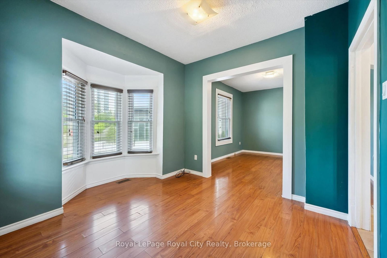90 Neeve Street • Guelph, ON photo 9