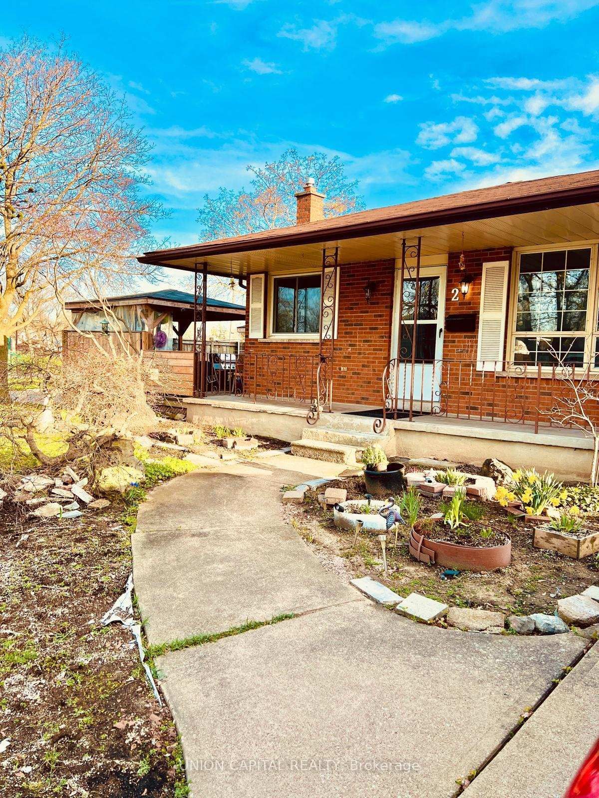 2 Shetland Crescent • St. Catharines, ON photo 1