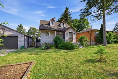 813 Dufferin Street