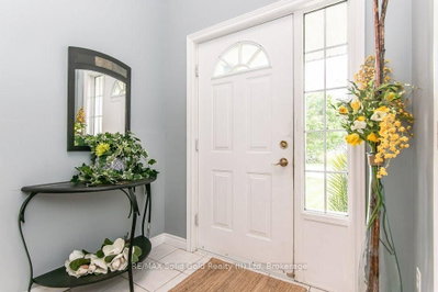77 Lawrence Street • Wellesley, ON photo 5