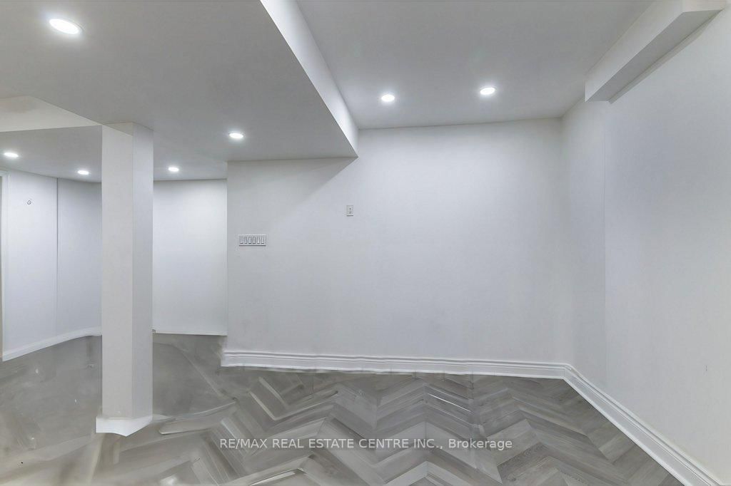 BASEMENT - 252 Thorner Drive, Hamilton 5