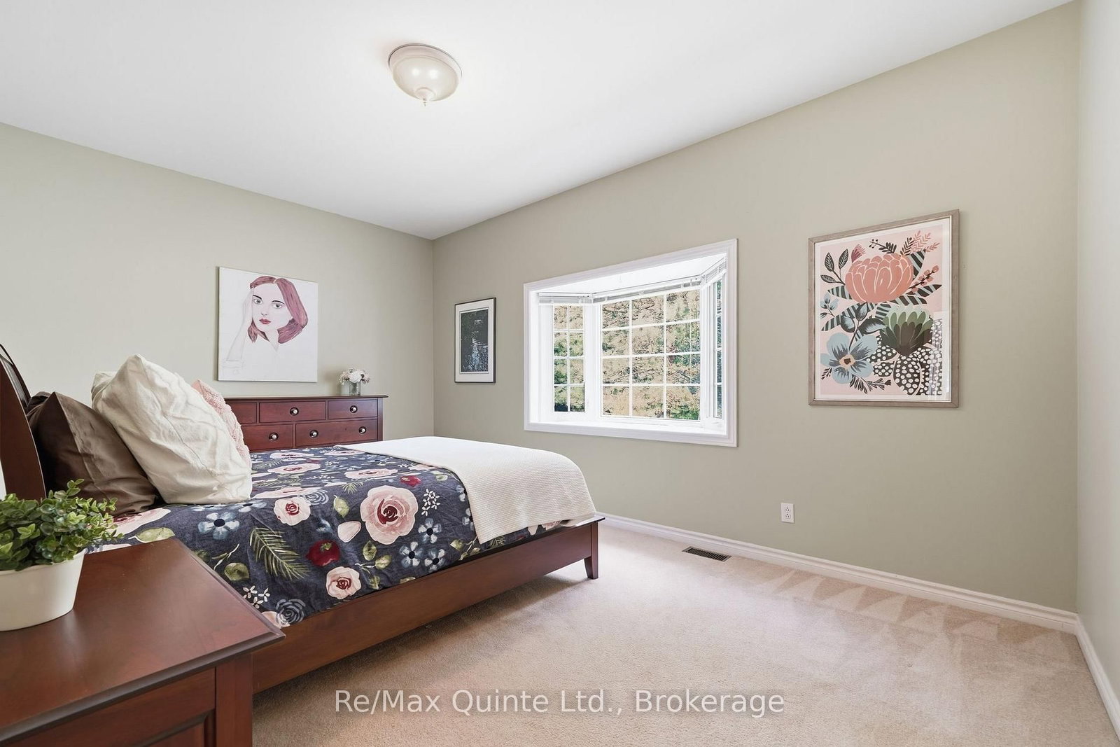 35 Penny Lane • Belleville, ON photo 33