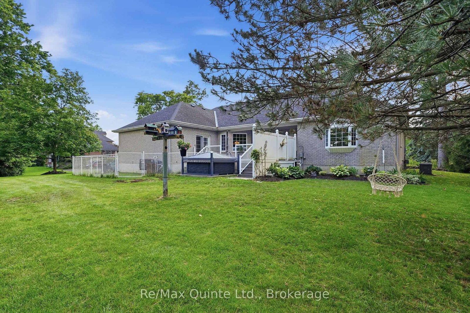 35 Penny Lane • Belleville, ON photo 44