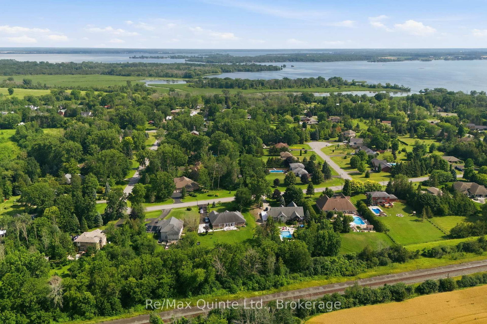 35 Penny Lane • Belleville, ON photo 49