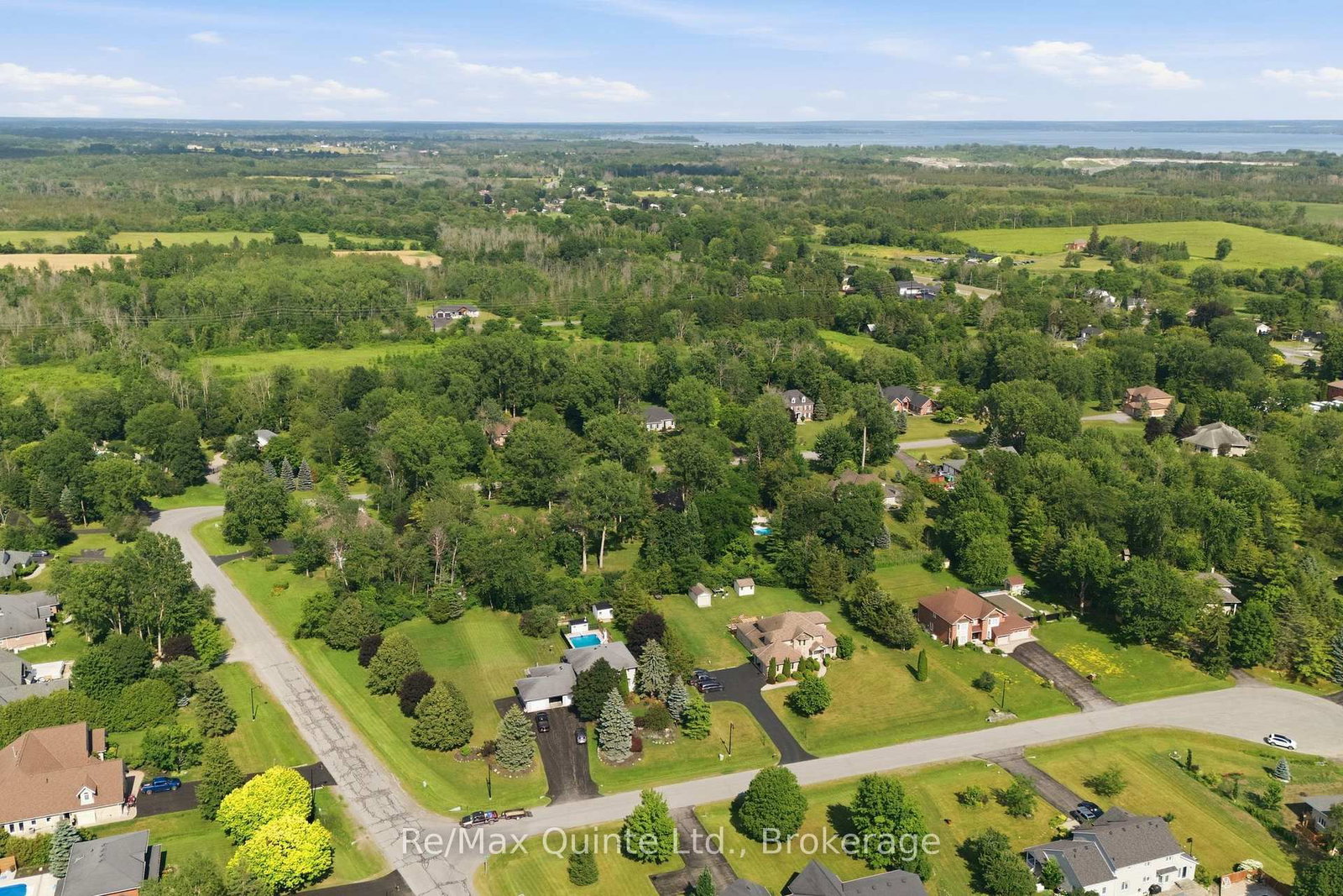 35 Penny Lane • Belleville, ON photo 5