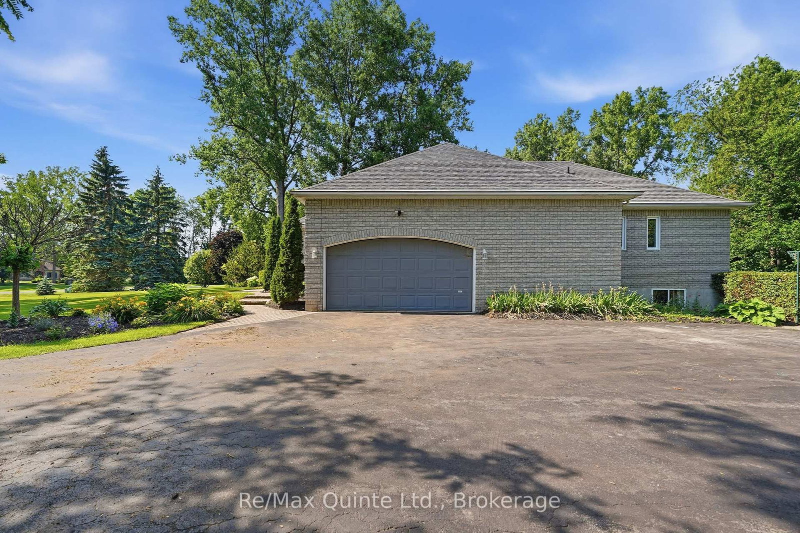 35 Penny Lane • Belleville, ON photo 9