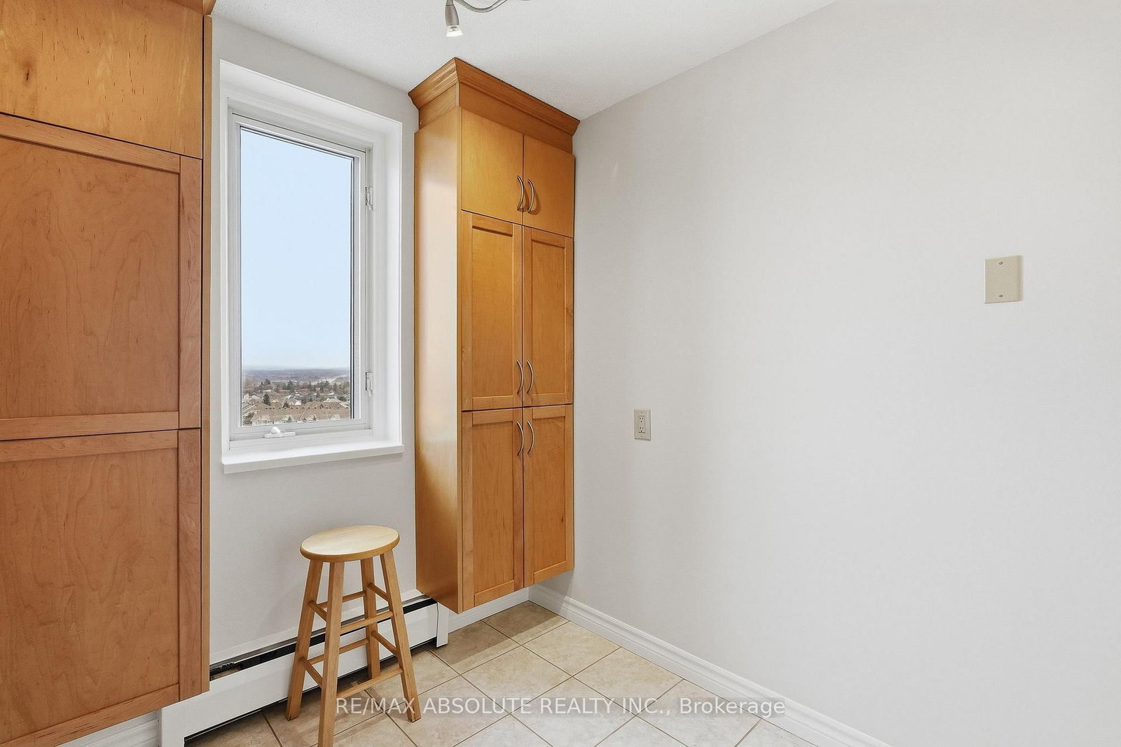 915 Elmsmere Road • #1010 • Ottawa, ON photo 15