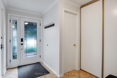 6126 Rivermill Crescent — photo 2