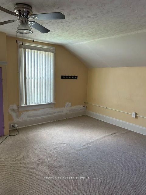 12 Cross Street • St. Catharines, ON photo 20