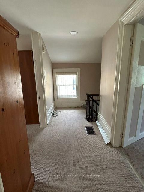 12 Cross Street • St. Catharines, ON photo 23