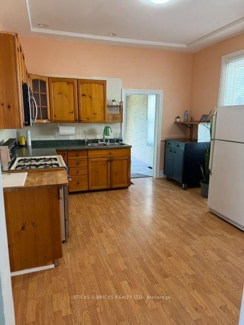 12 Cross Street • St. Catharines, ON photo 24