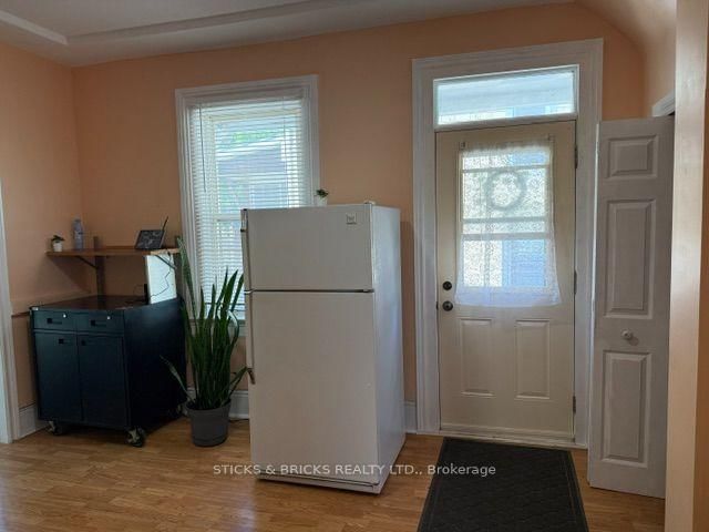 12 Cross Street • St. Catharines, ON photo 25