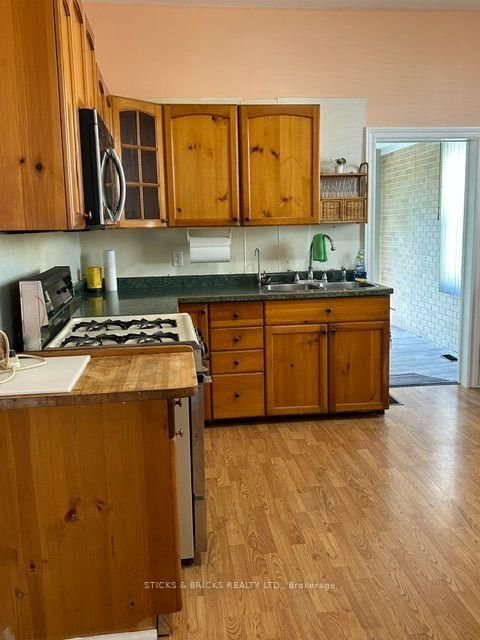 12 Cross Street • St. Catharines, ON photo 26