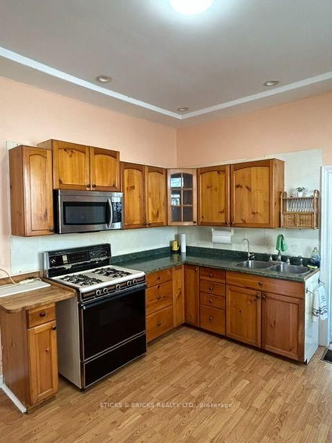 12 Cross Street • St. Catharines, ON photo 29