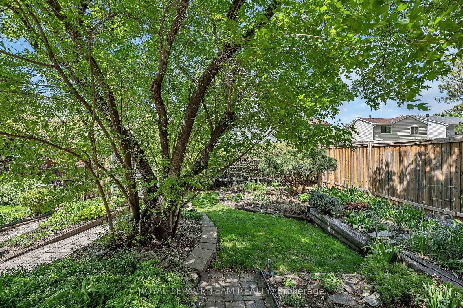 99 Melanie Crescent • Ottawa, ON photo 18