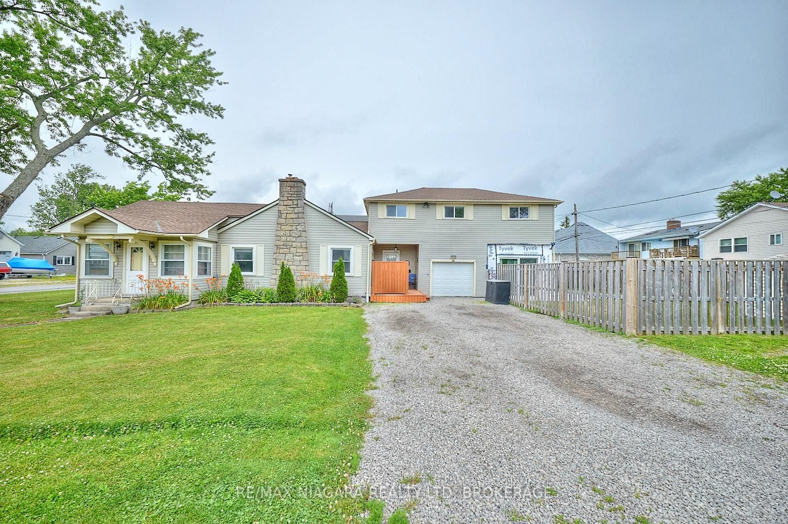 1444 Lakehurst Avenue • Fort Erie, ON photo 2