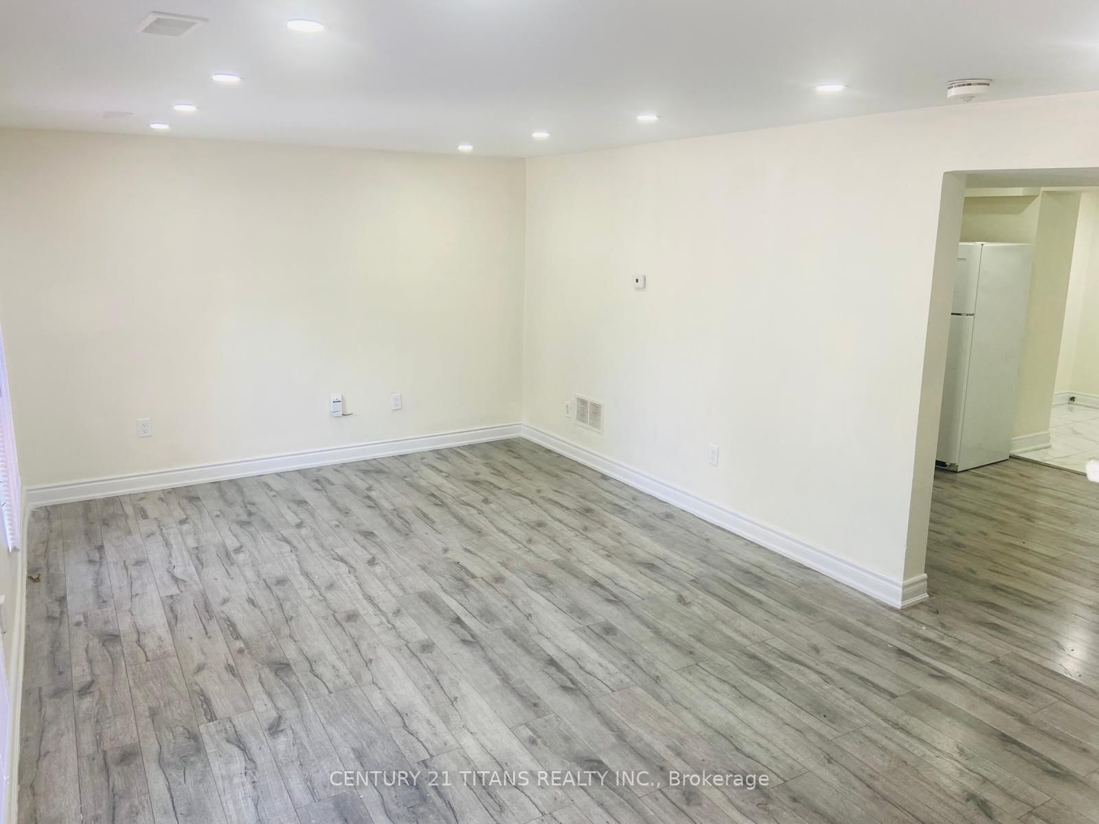 138-140 Grand Avenue E • Chatham-Kent, ON photo 3