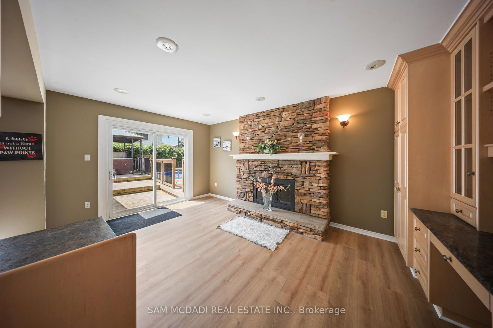 8 Nomad Court • Grimsby, ON photo 11