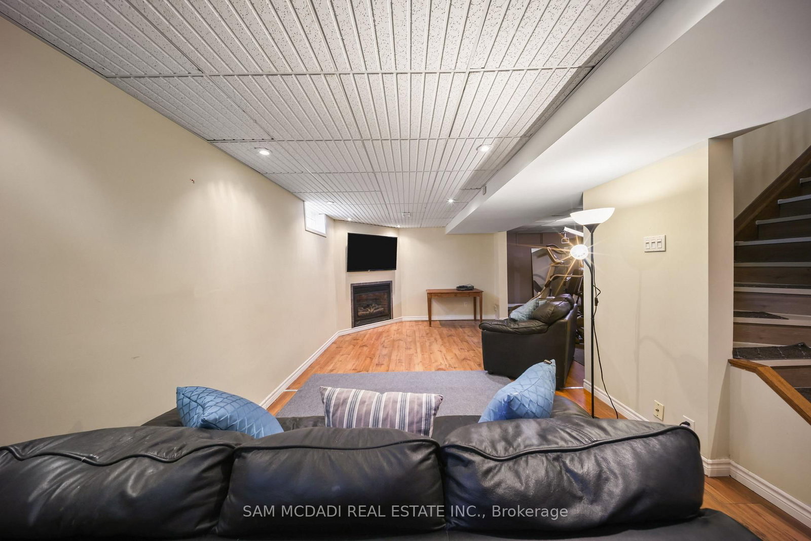 8 Nomad Court • Grimsby, ON photo 29