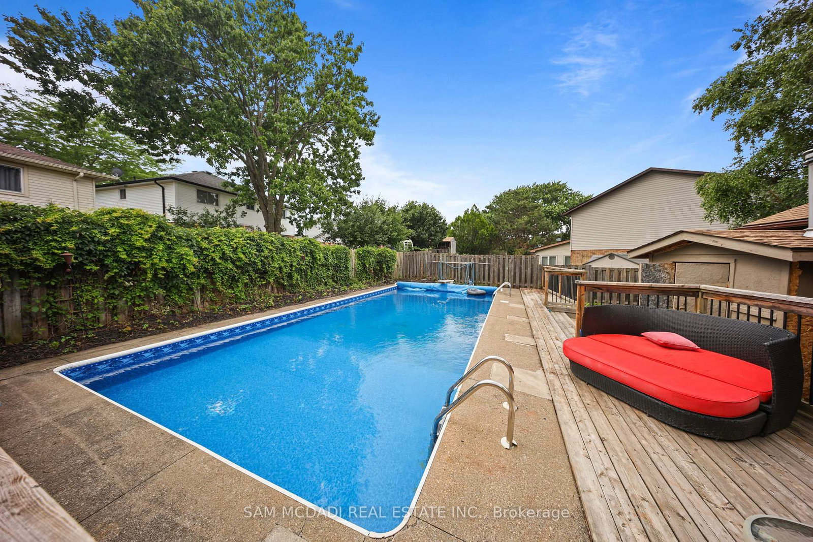 8 Nomad Court • Grimsby, ON photo 36