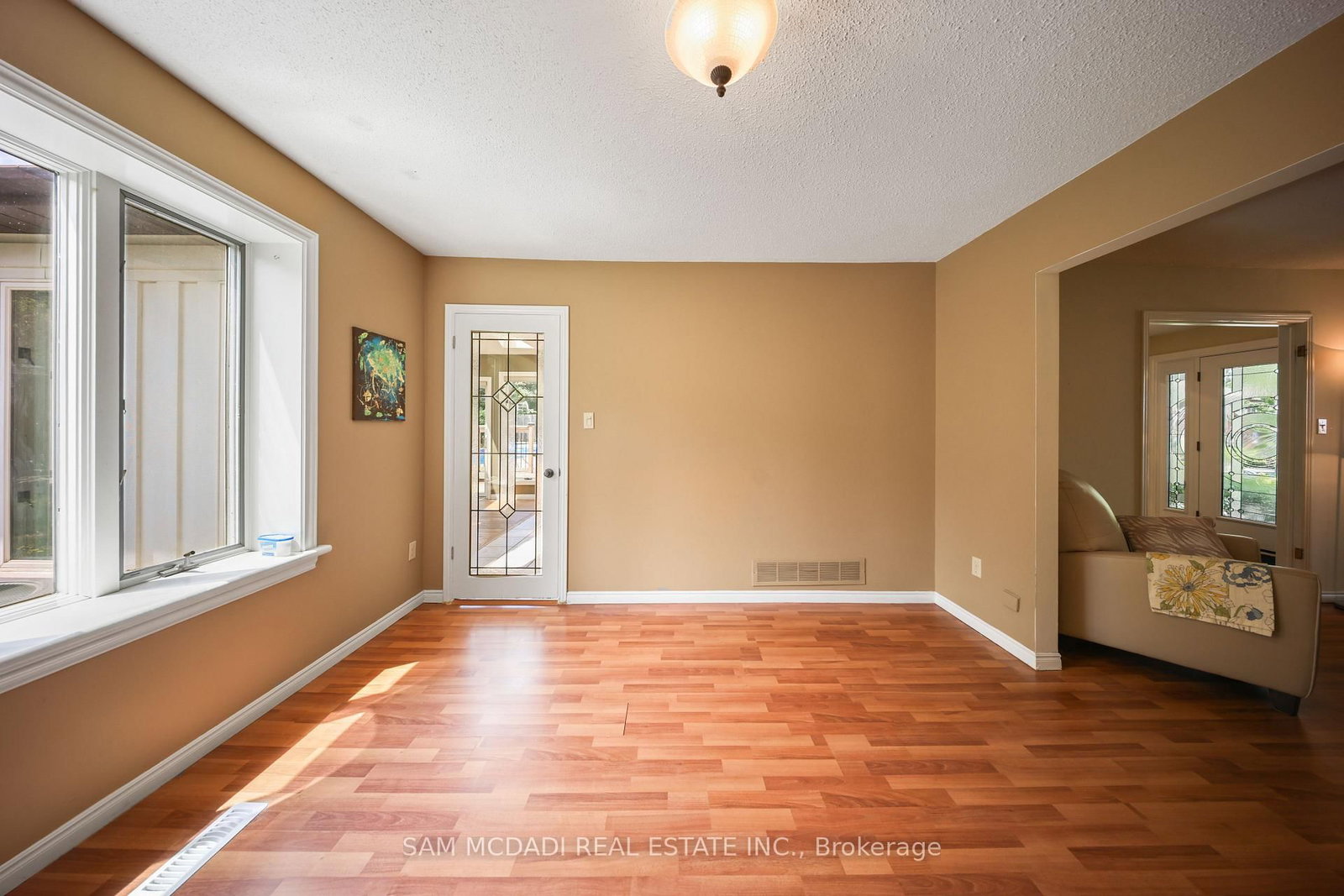 8 Nomad Court • Grimsby, ON photo 9