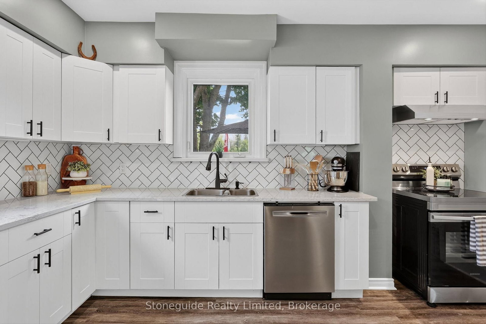 565 Riverside Drive • Peterborough, ON photo 17