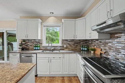 14 Elk Island Court • Kanata, ON photo 8