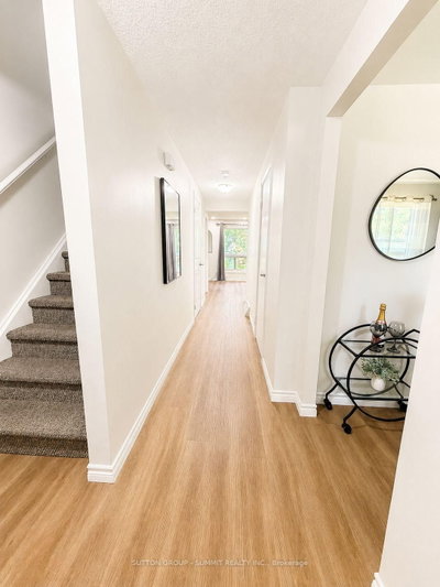 433a Dunvegan Drive — more photos