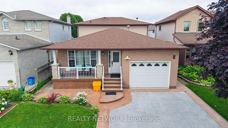 214 Merrilee Crescent