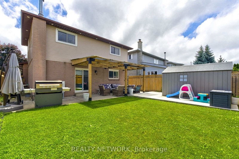 214 Merrilee Crescent