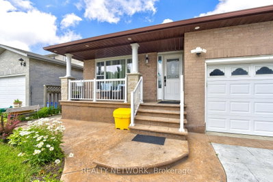 214 Merrilee Crescent — photo 5