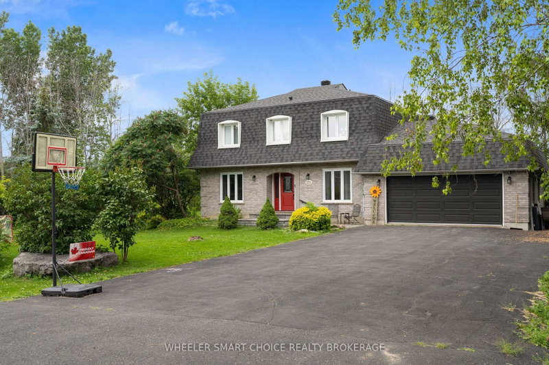 7 Loyalist Crescent, South Stormont