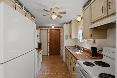 1084 Seventh Lane • Minden Hills, ON photo 6