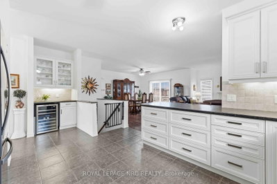 3905 Rainbow Lane — more photos