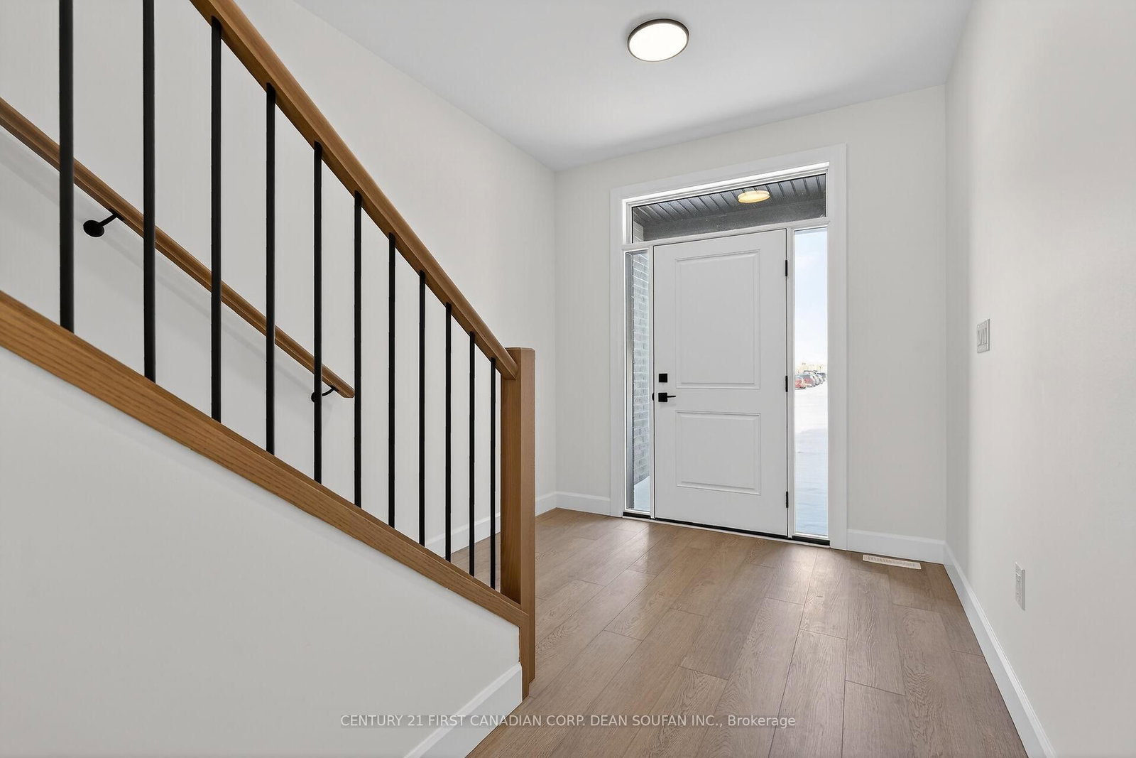 873 Catalpa Square, London North — photo 2