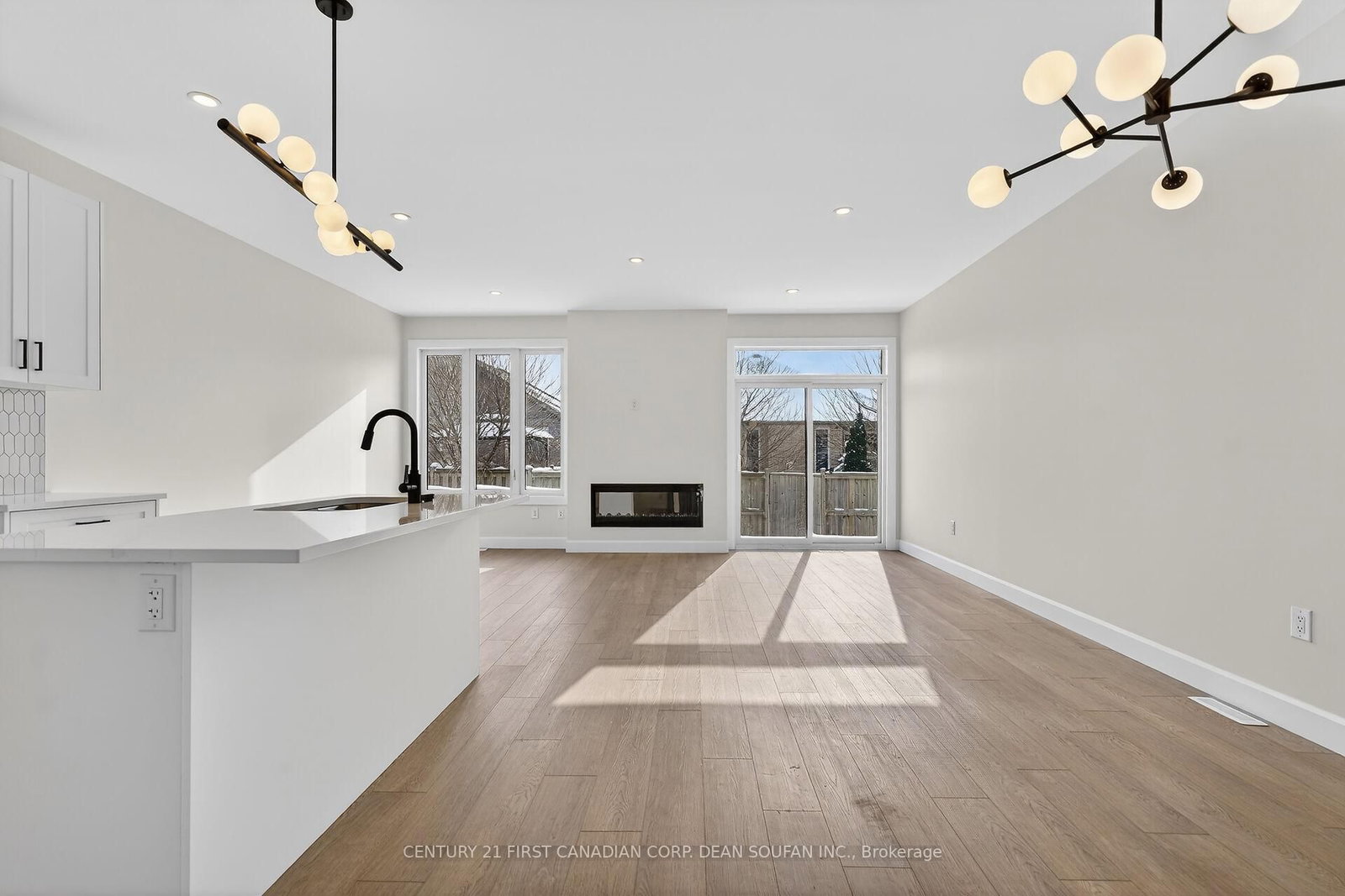 873 Catalpa Square, London North — photo 4