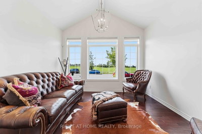 935 Rotary Way — photo 4